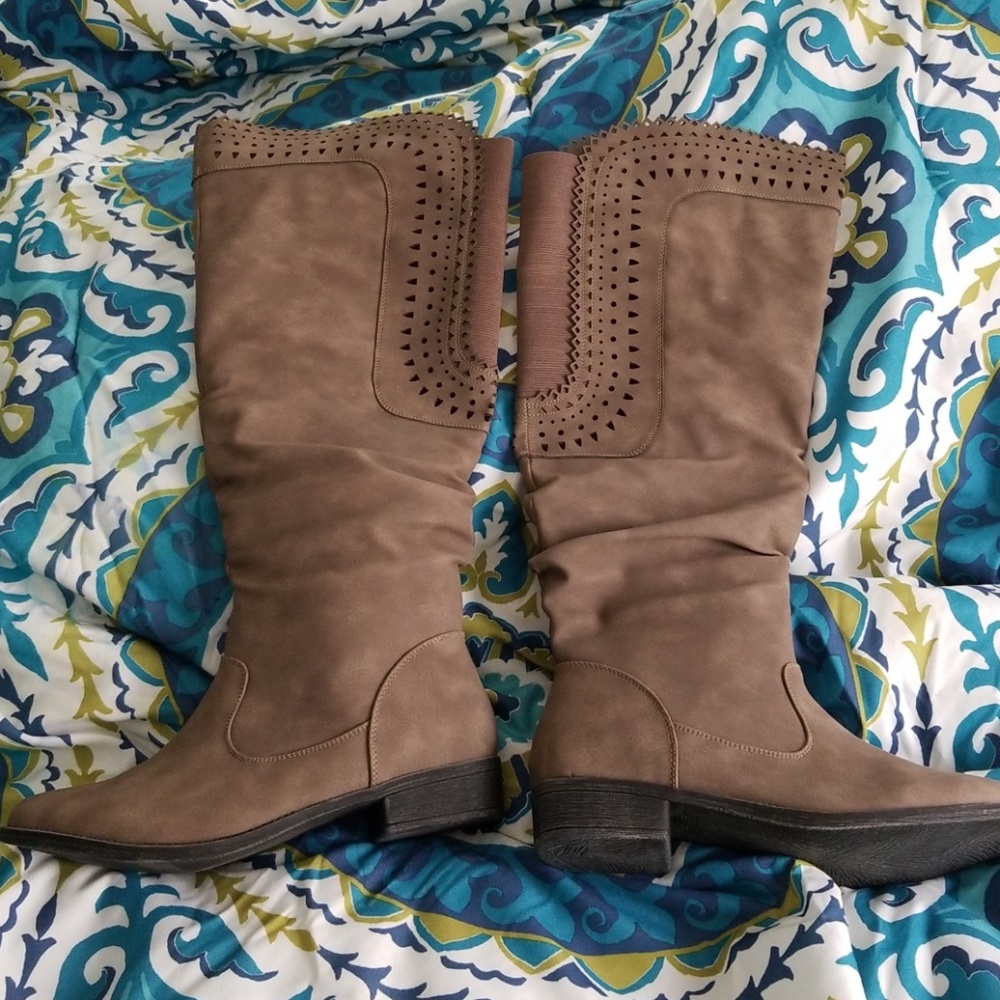 BNWOT JustFab Alinda knee high boots